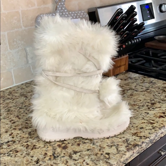 Colin Stuart Shoes - Colin Stuart fur boots Colin Stuart Shoes - Colin Stuart fur boots